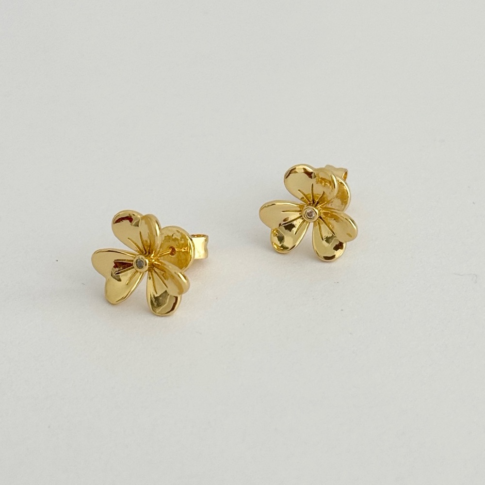La flor Stud earrings